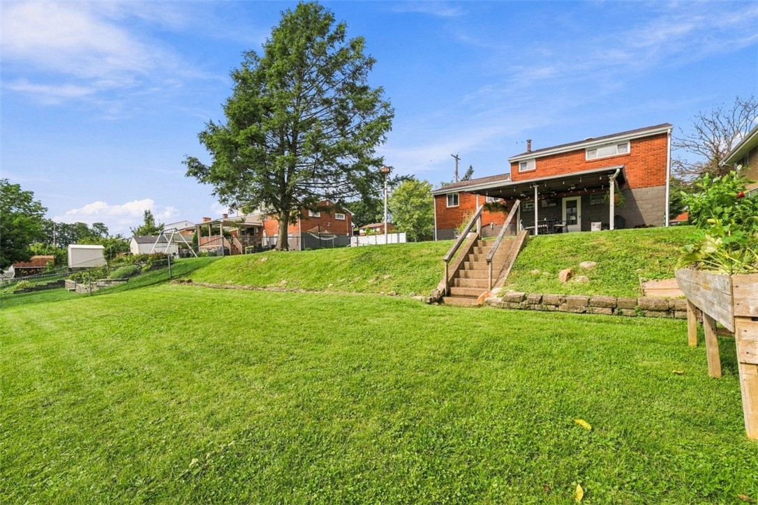 942 Lindsay Rd