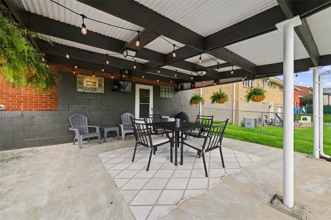 942 Lindsay Rd