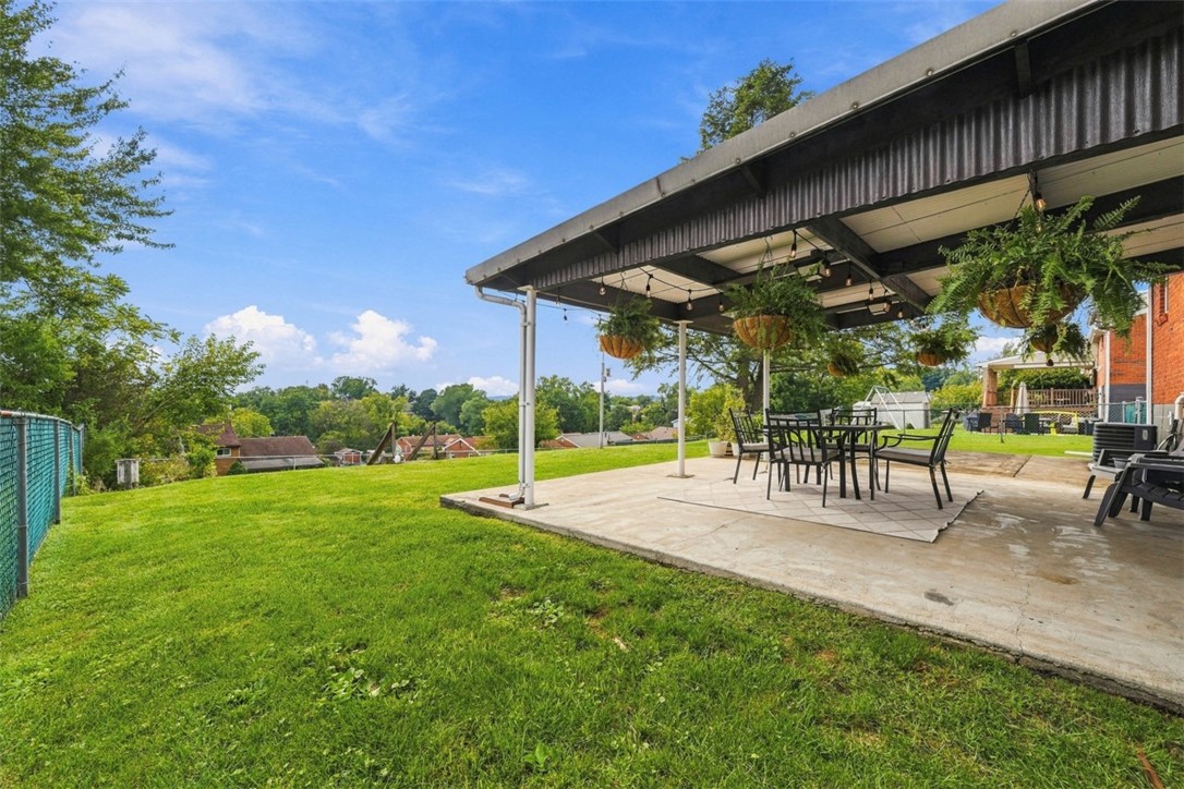 942 Lindsay Rd