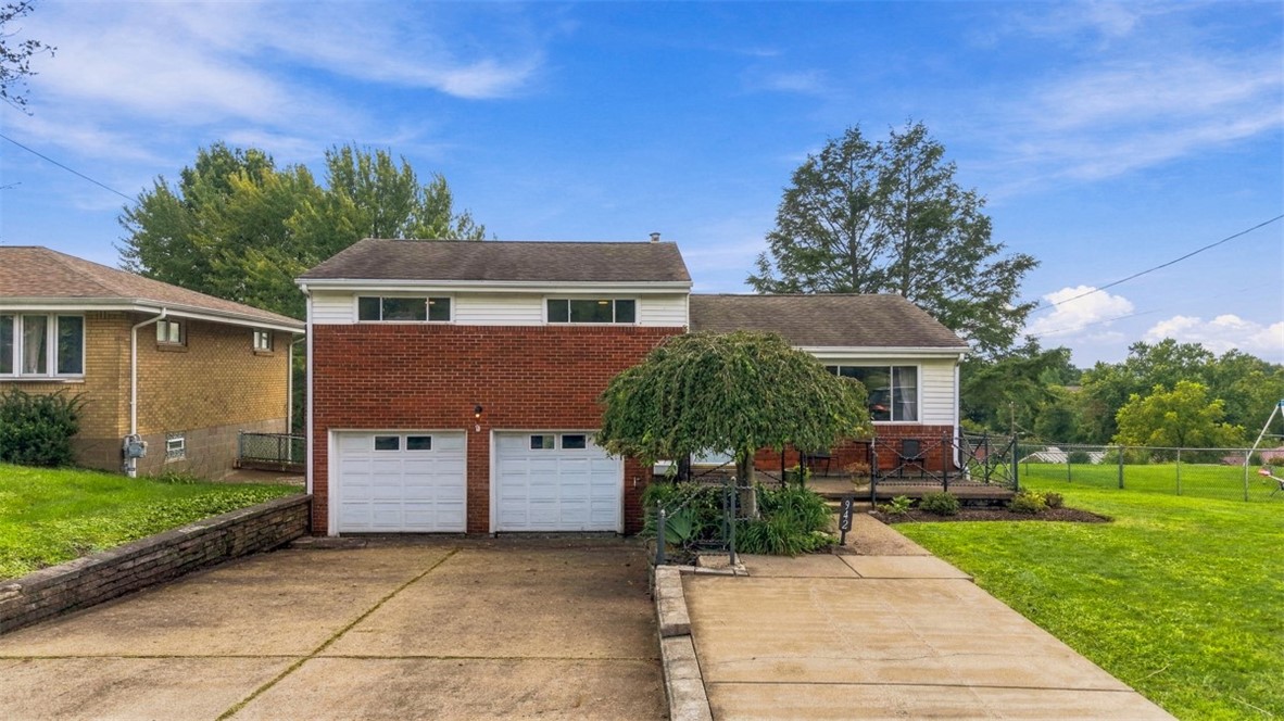 942 Lindsay Rd