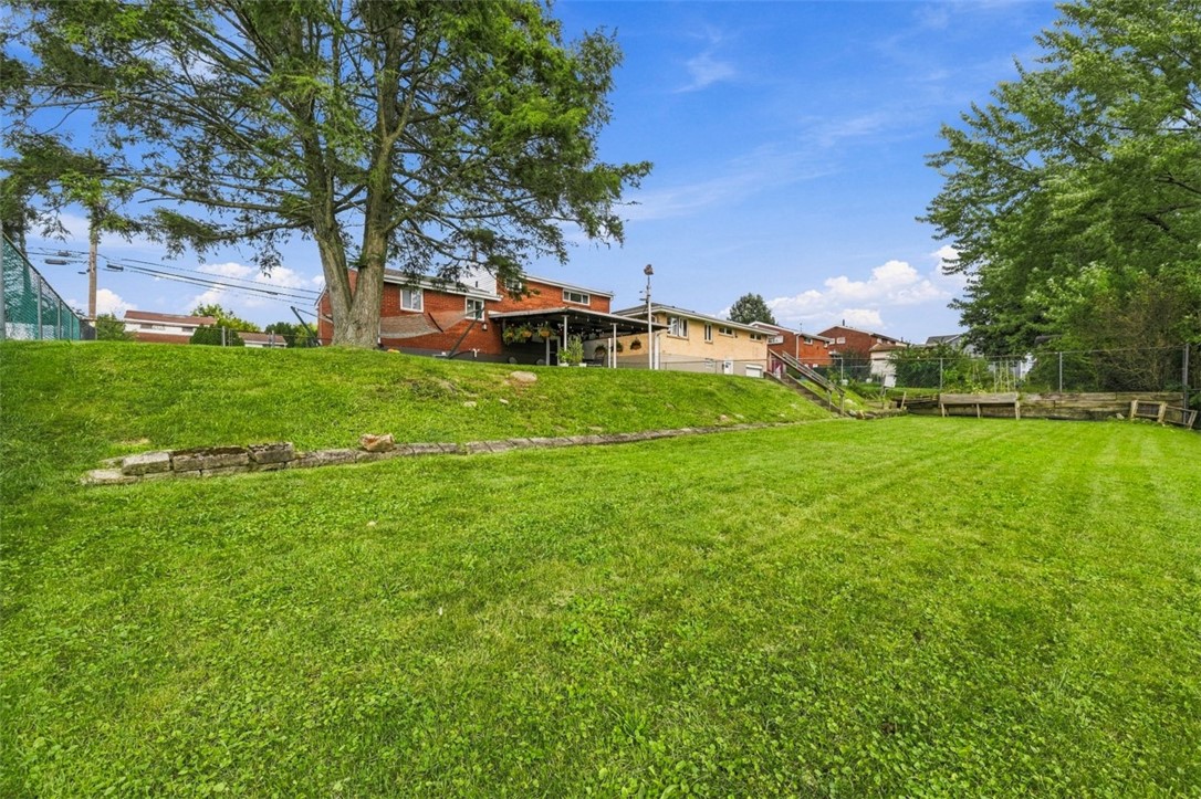 942 Lindsay Rd