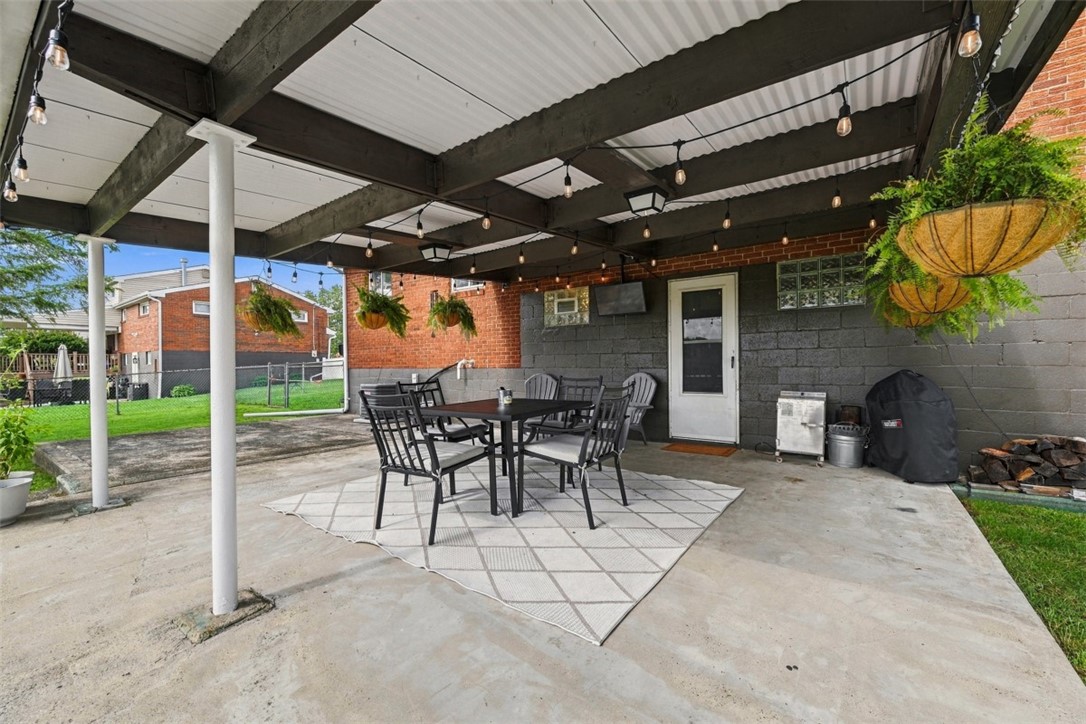 942 Lindsay Rd