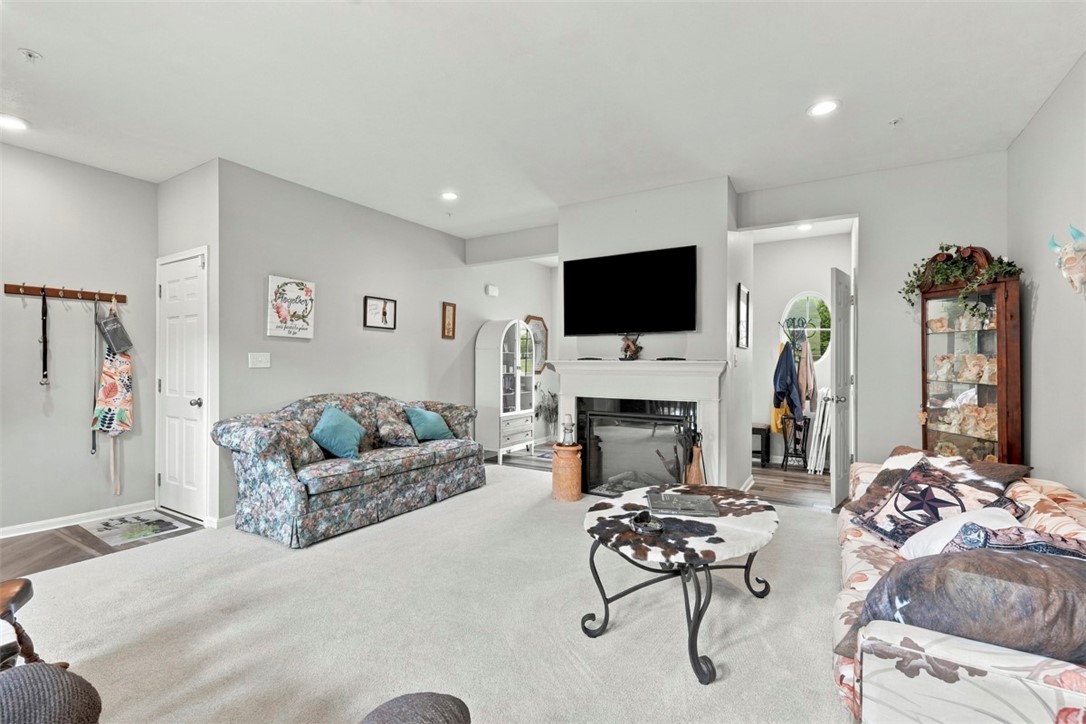 167 Viareggio Way