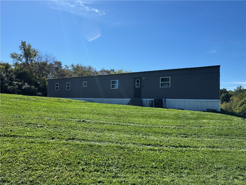 1858 Shenango Rd