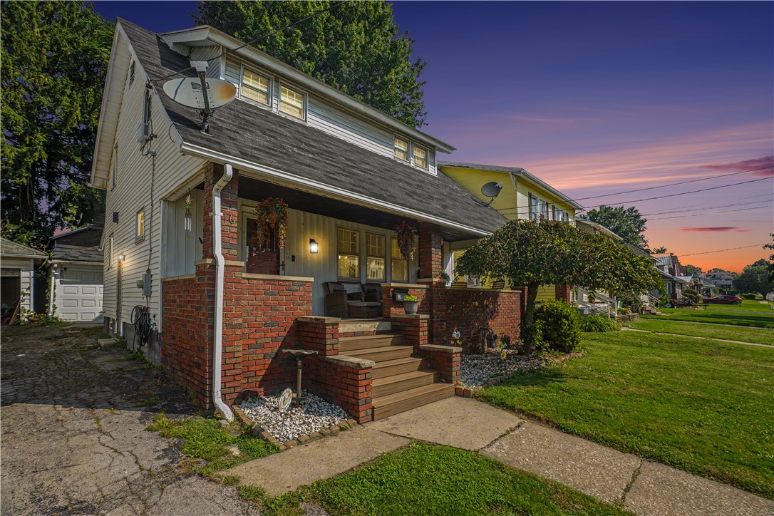 16 W Moody Ave