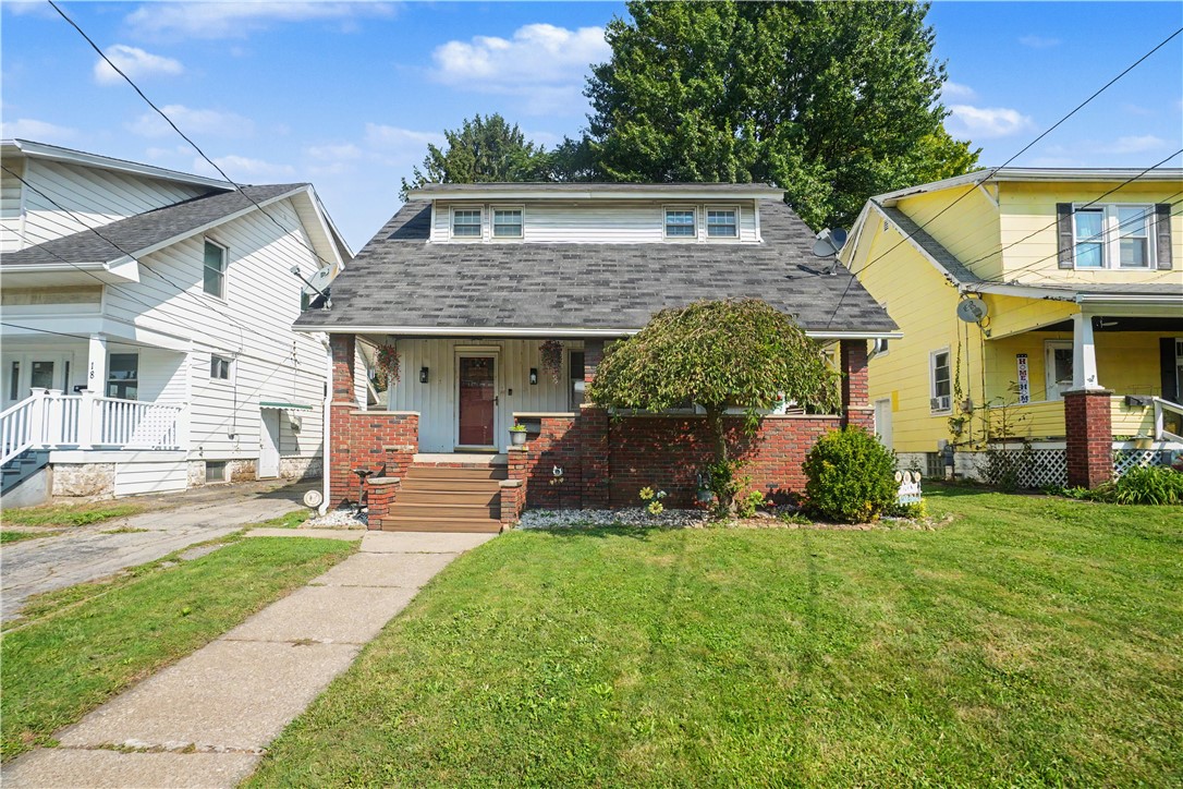 16 W Moody Ave