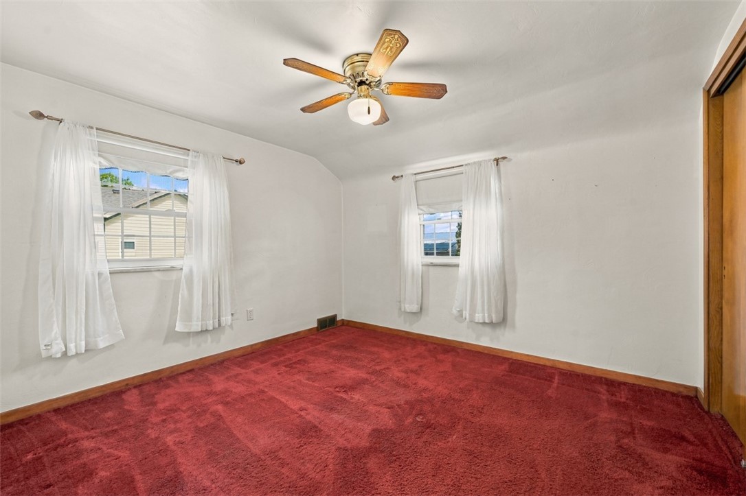 255 W Steuben St