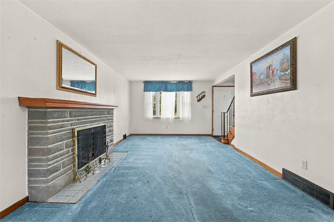 255 W Steuben St