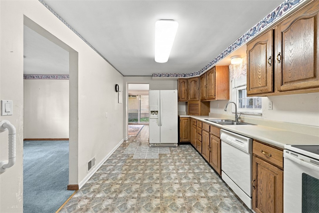 255 W Steuben St