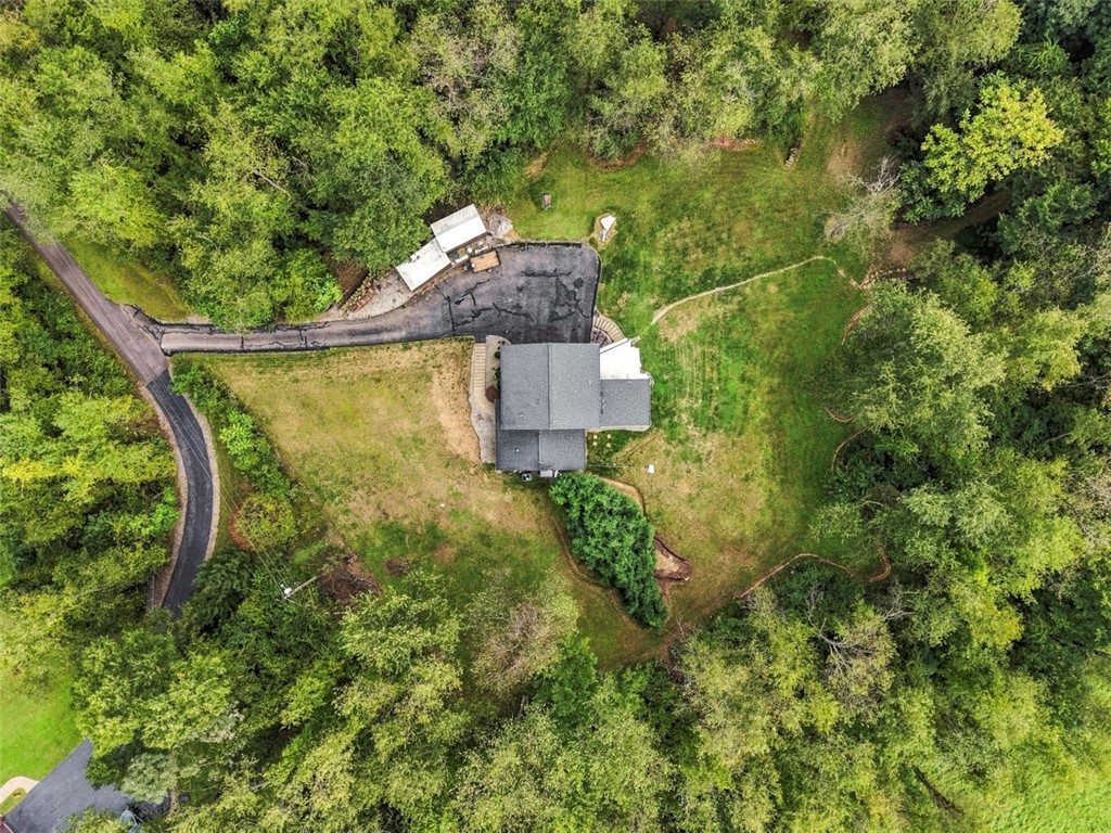 160 Hazlett Ln