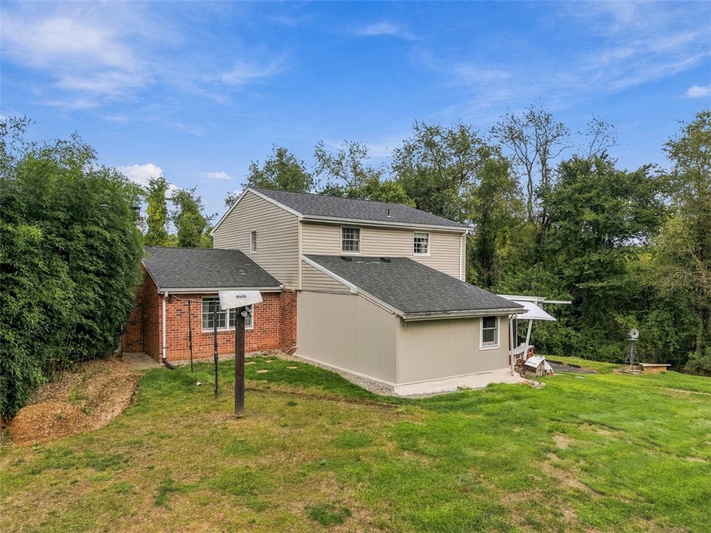 160 Hazlett Ln