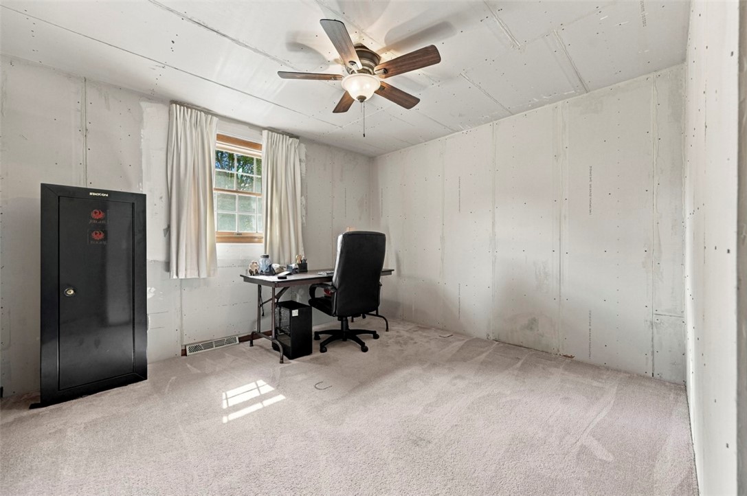 160 Hazlett Ln