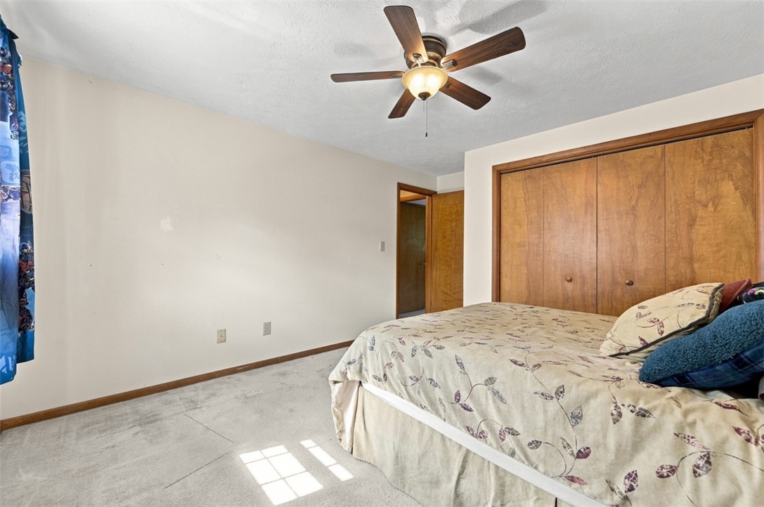 160 Hazlett Ln