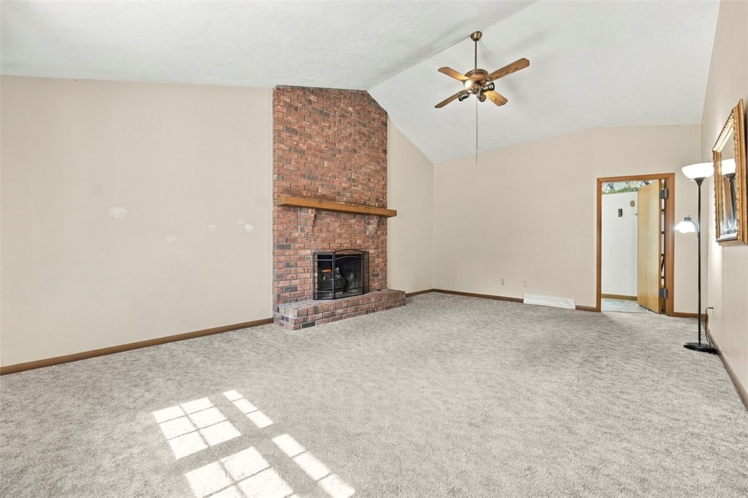 160 Hazlett Ln