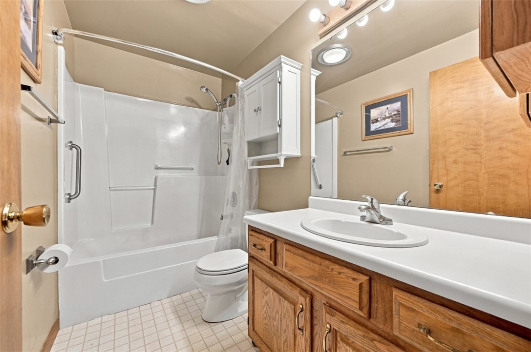160 Hazlett Ln