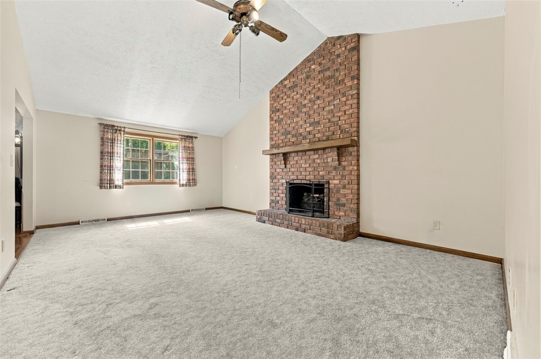 160 Hazlett Ln