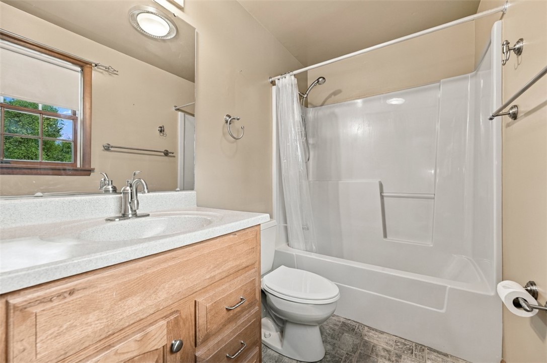 160 Hazlett Ln