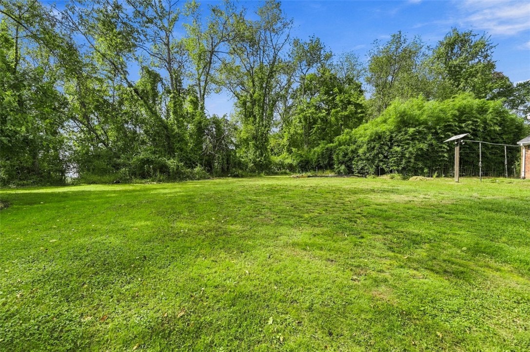 160 Hazlett Ln