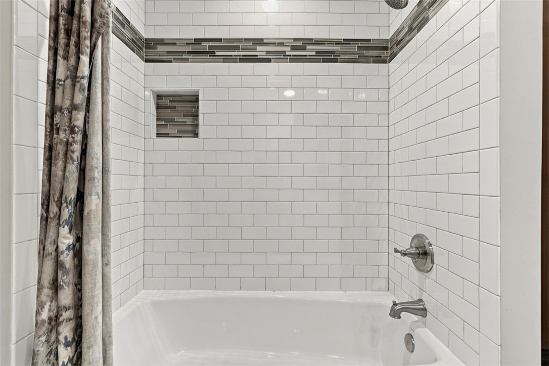 125 Schar Ct