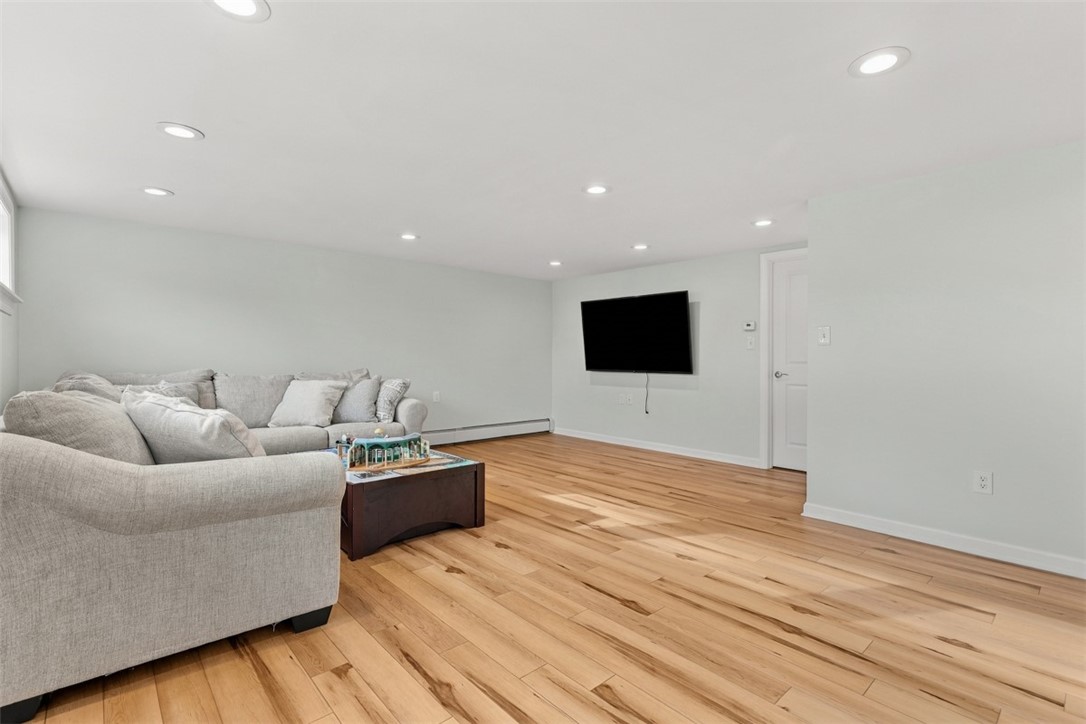 125 Schar Ct