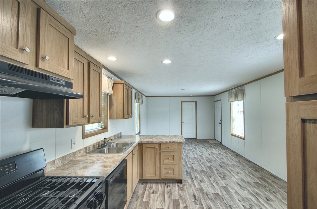 208 Cedar Ln
