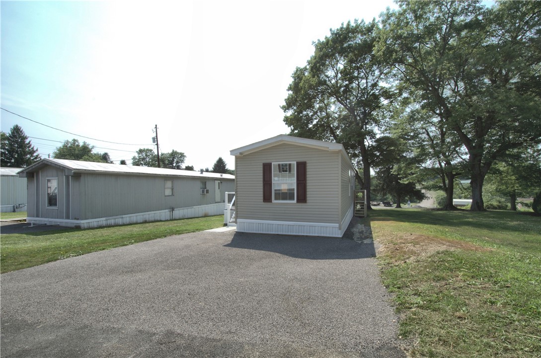 208 Cedar Ln