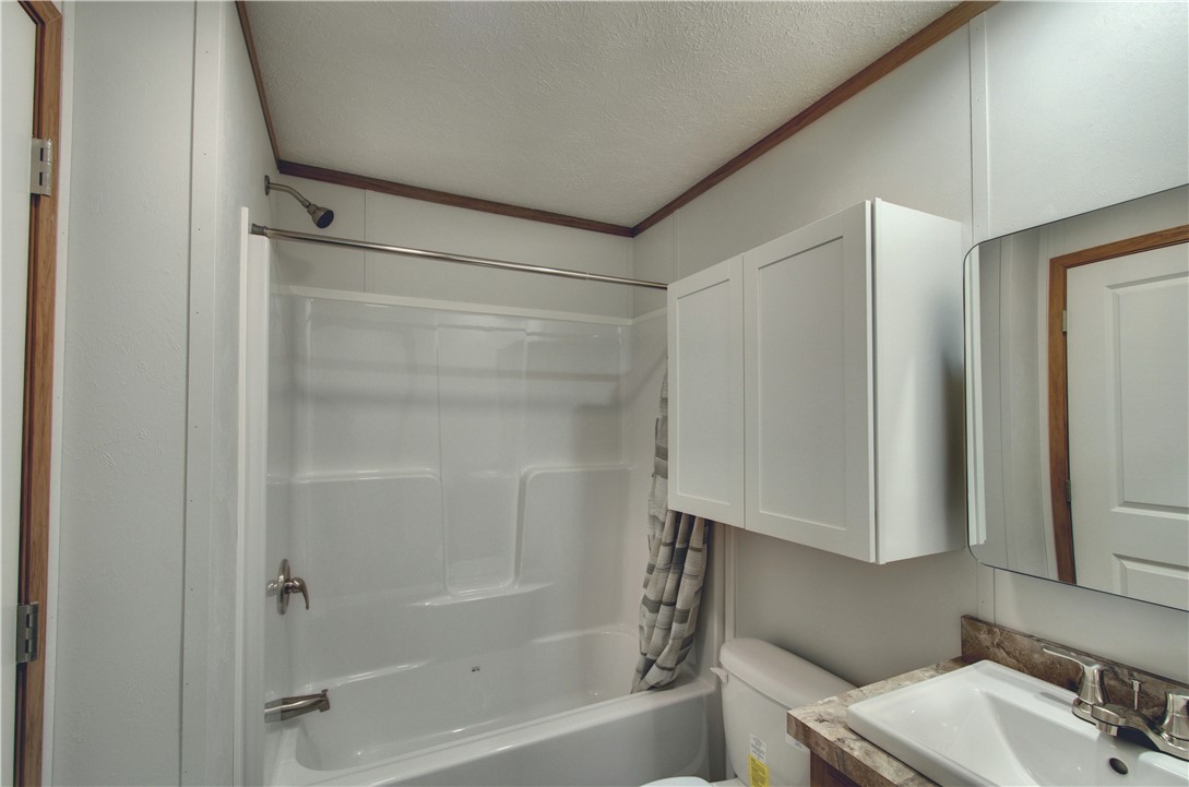 208 Cedar Ln