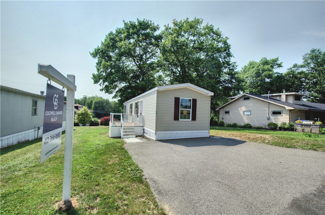 208 Cedar Ln