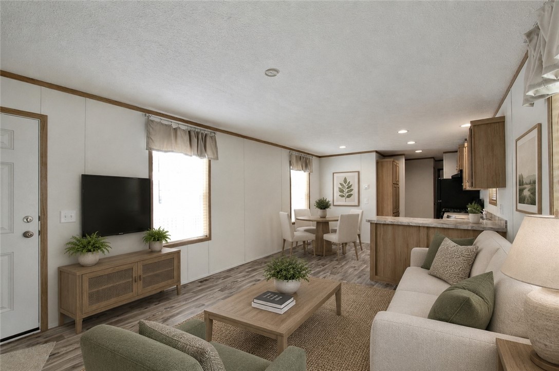208 Cedar Ln