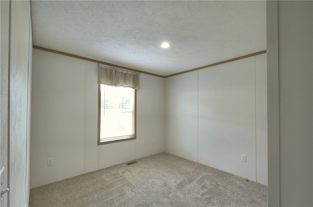208 Cedar Ln