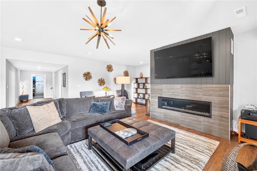 2025 Froman Dr.