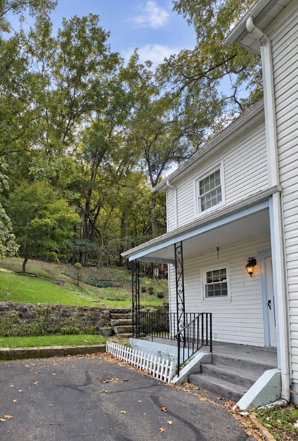 864 Forest Ave