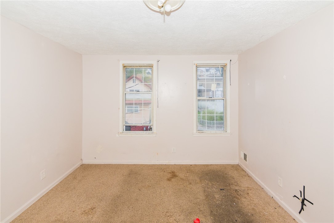 124 Fallowfield Ave