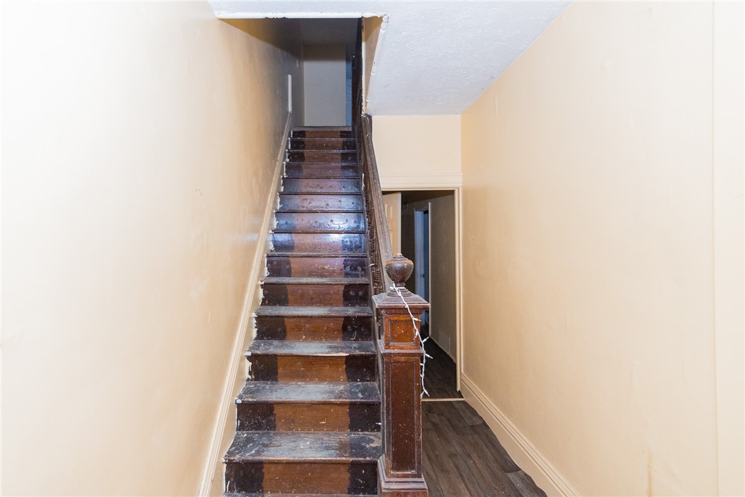 124 Fallowfield Ave