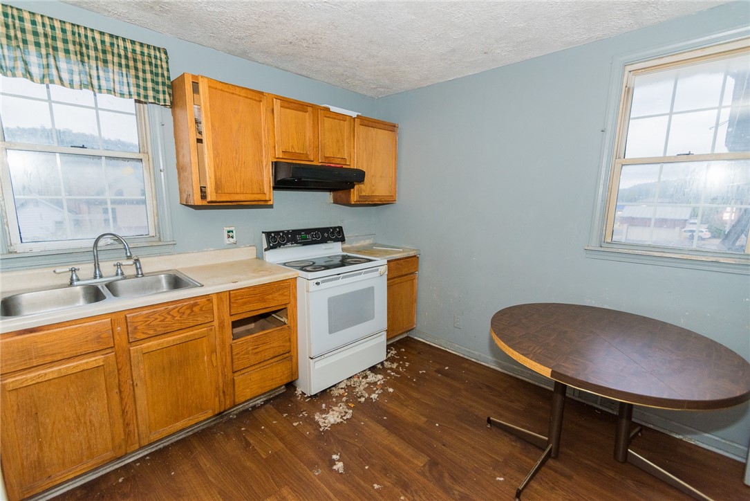 124 Fallowfield Ave
