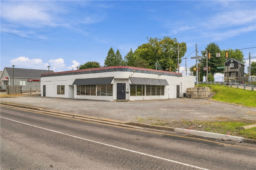 2300 Freeport Rd