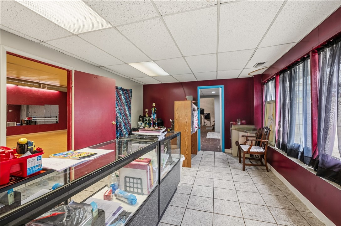 2300 Freeport Rd