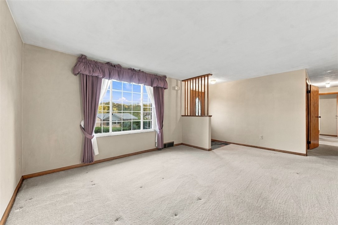 94 York Dr