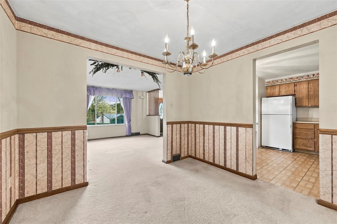 94 York Dr