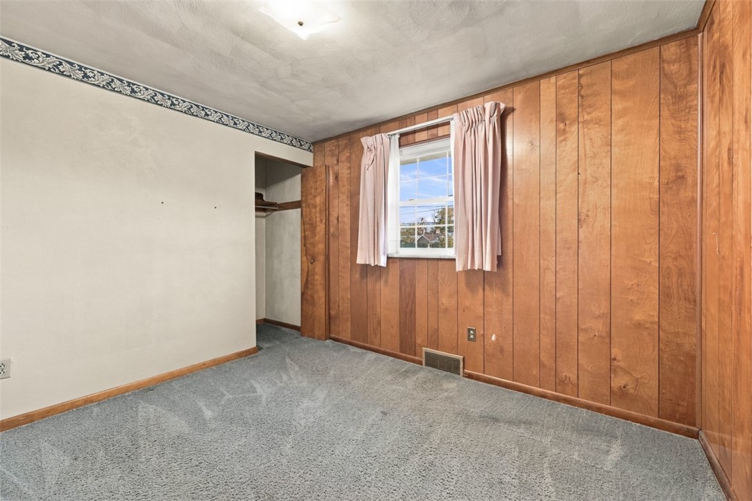 94 York Dr