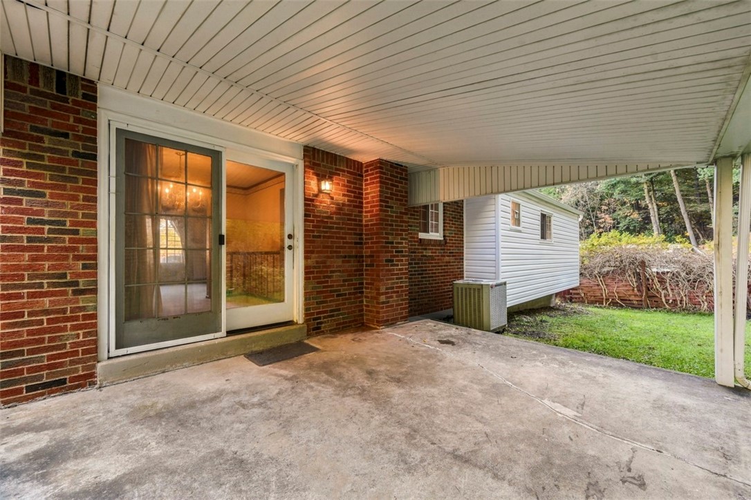 94 York Dr