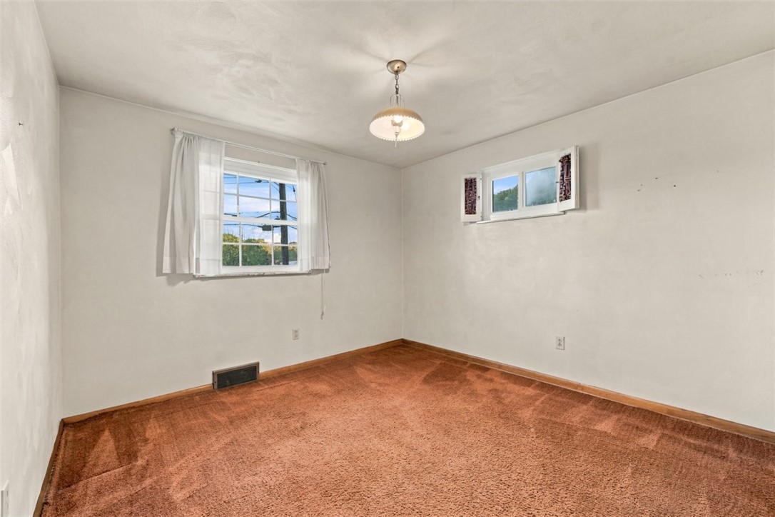 94 York Dr