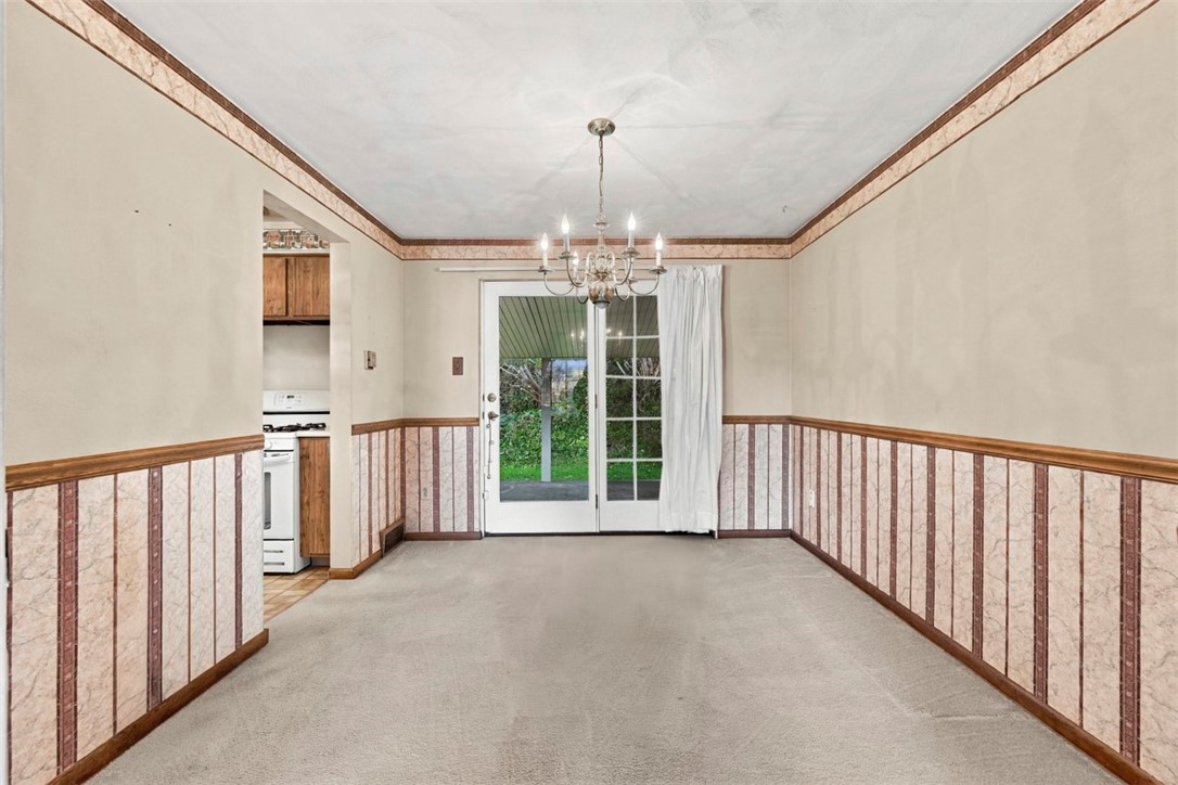94 York Dr