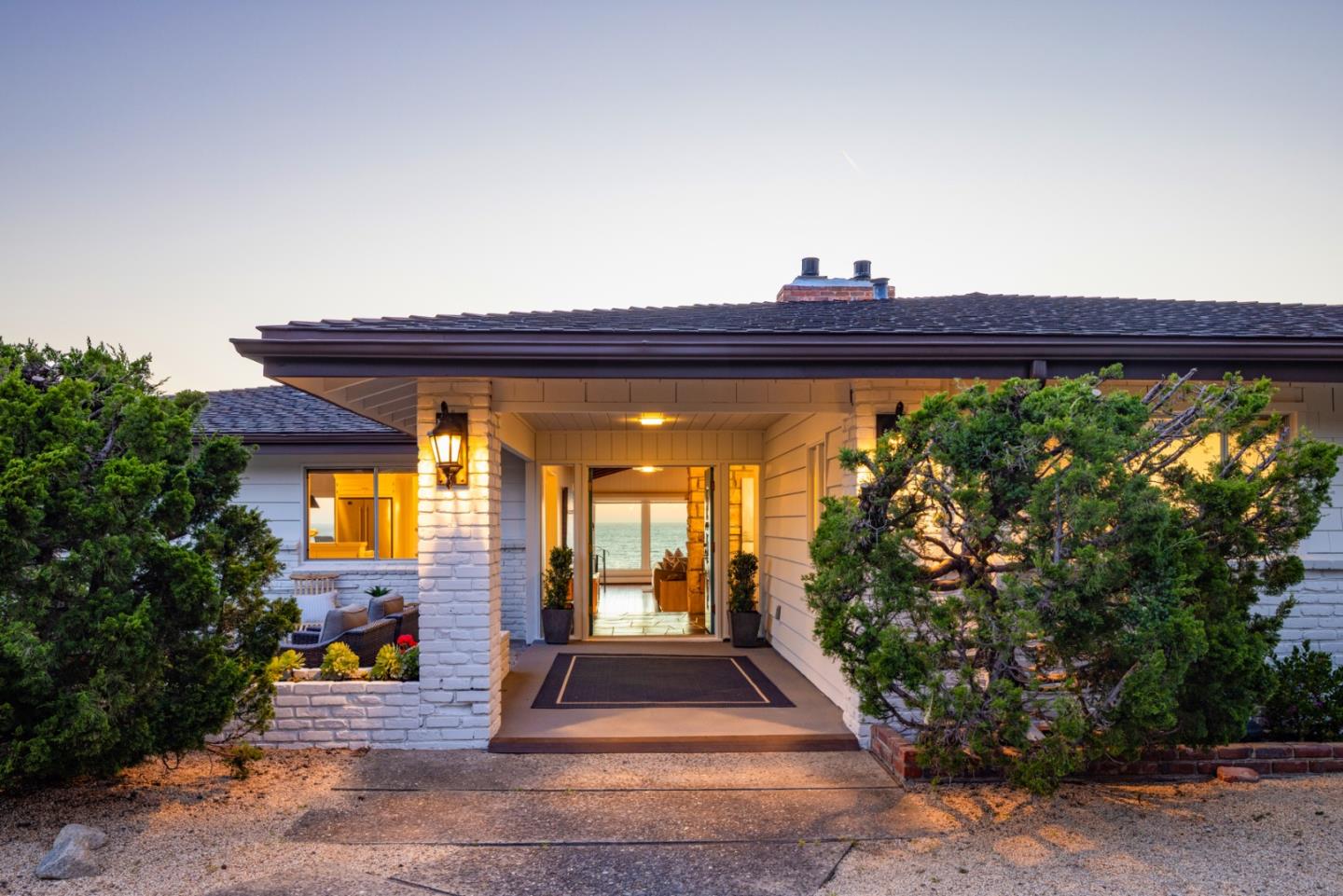 2715 Ribera Road