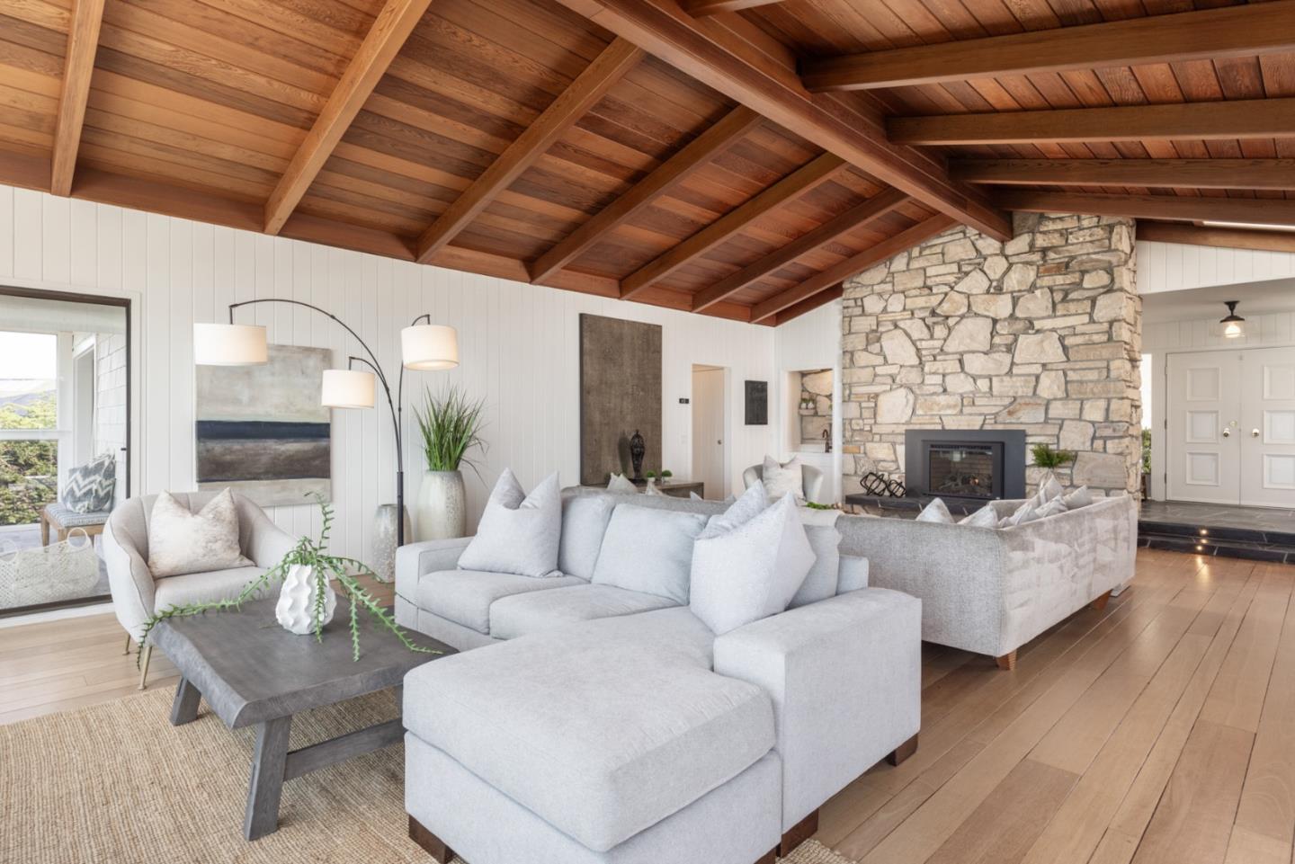 2715 Ribera Road