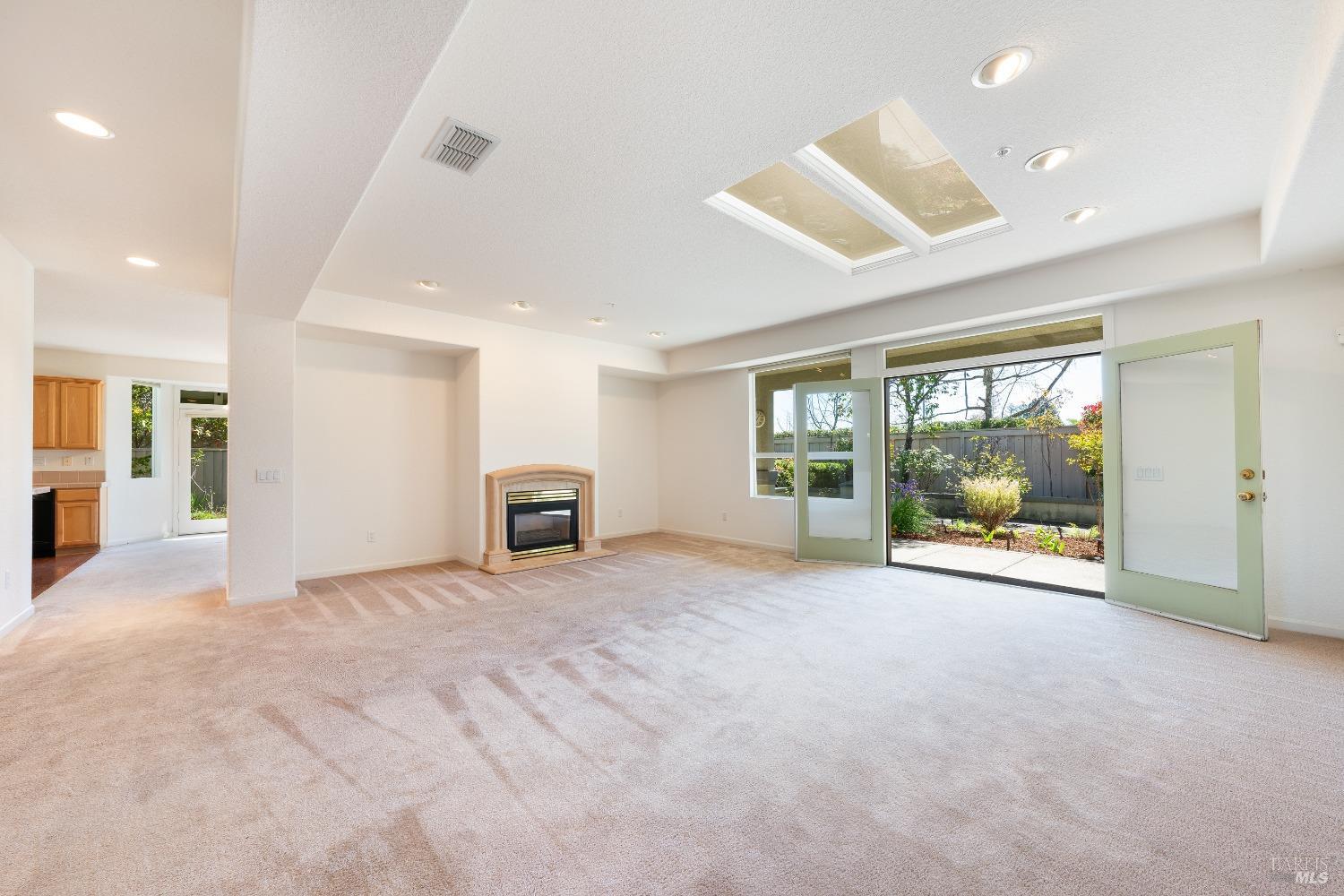 215 Red Mountain Dr