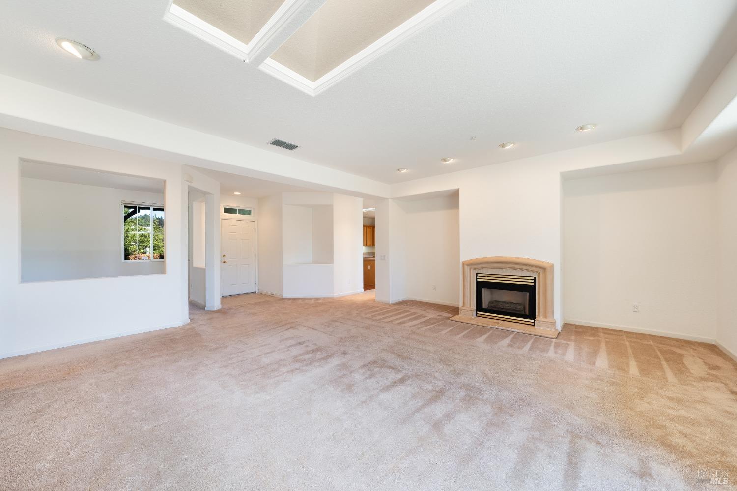 215 Red Mountain Dr