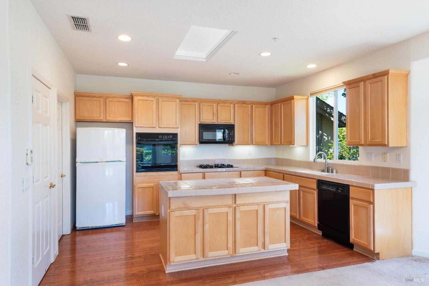 215 Red Mountain Dr