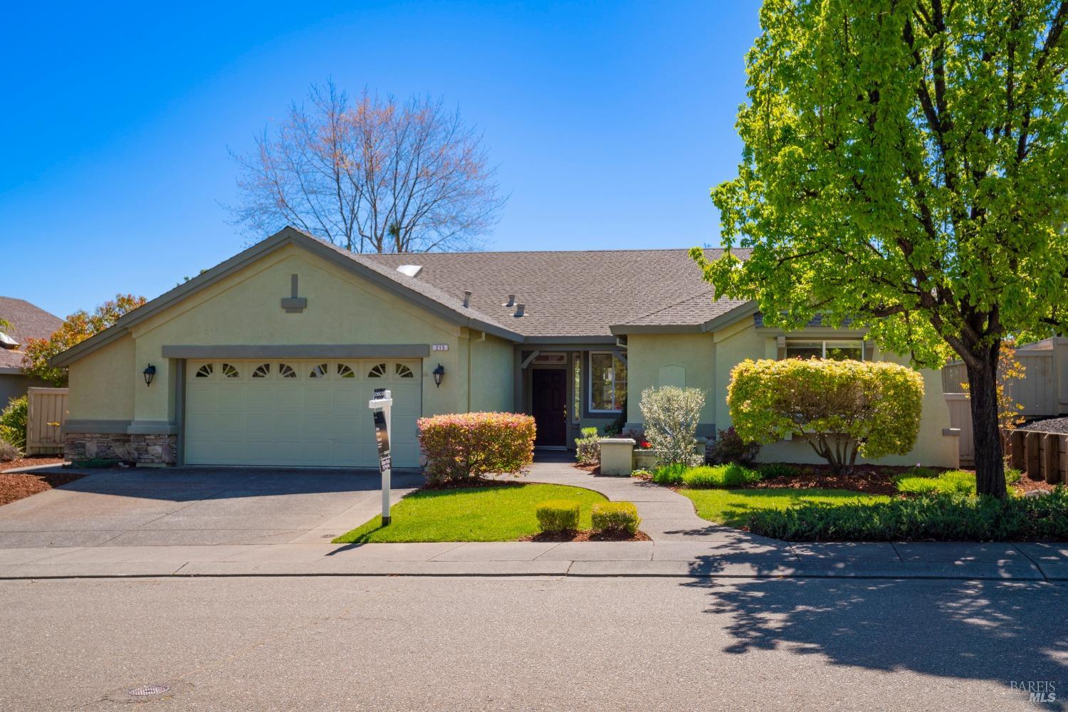215 Red Mountain Dr
