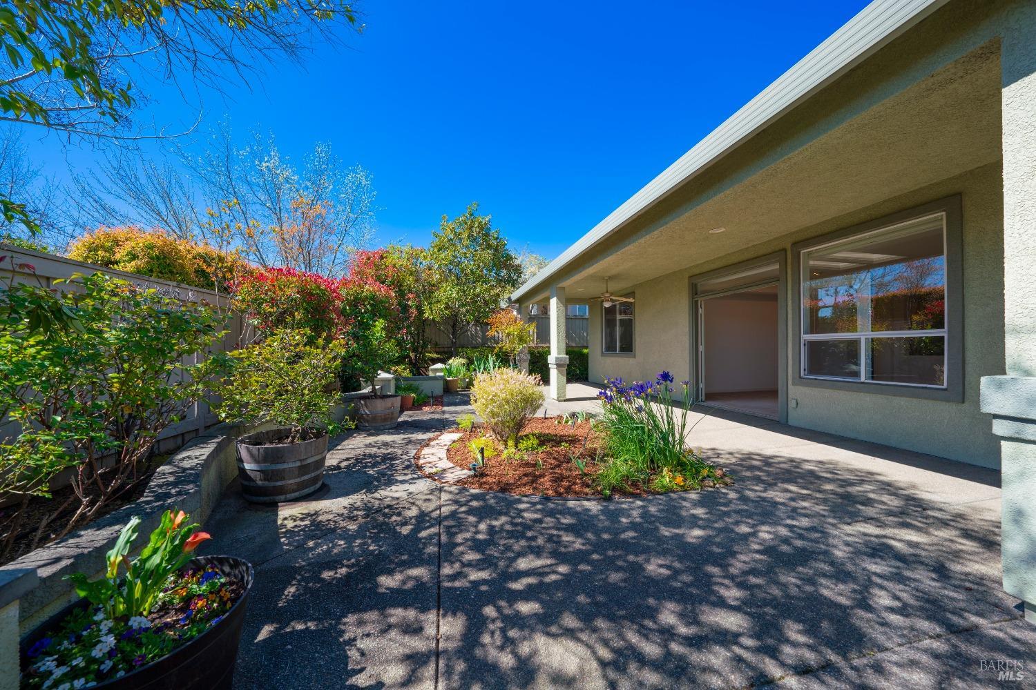 215 Red Mountain Dr